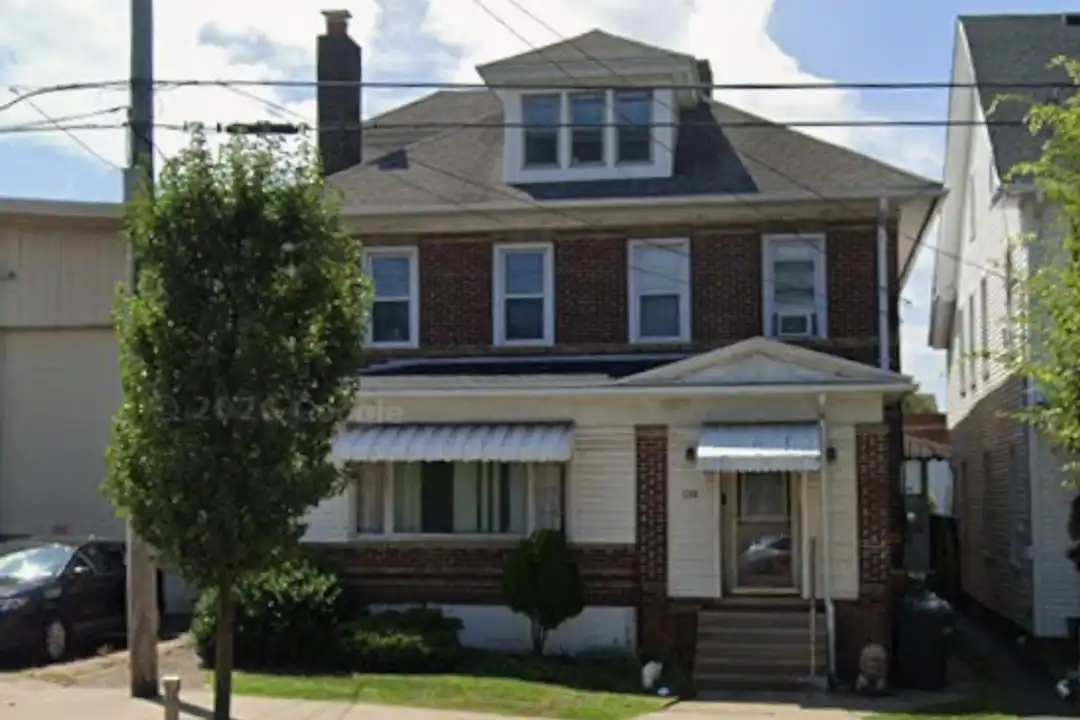 136 N Broad St – photo 1 of 17