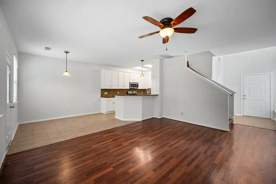 35 Ledgestone Pl - More
