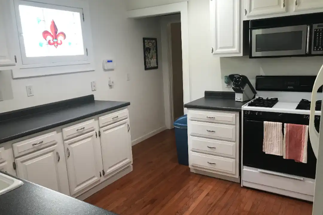 1109 Julia Ave - View 6