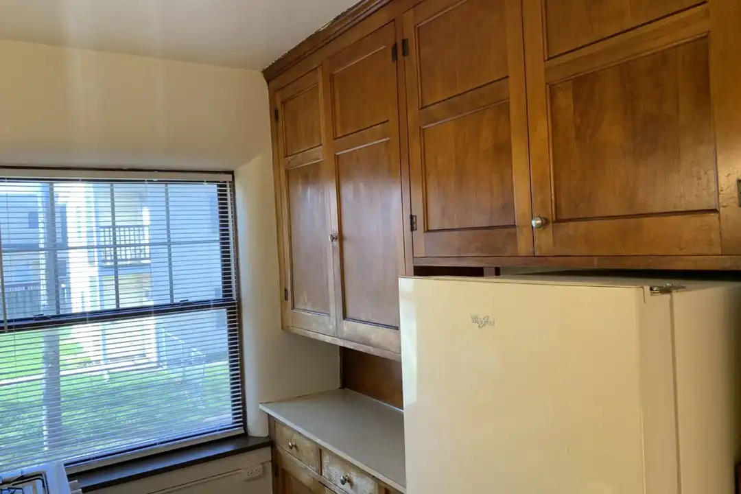 1642 Charles Ave unit 103 - View 6
