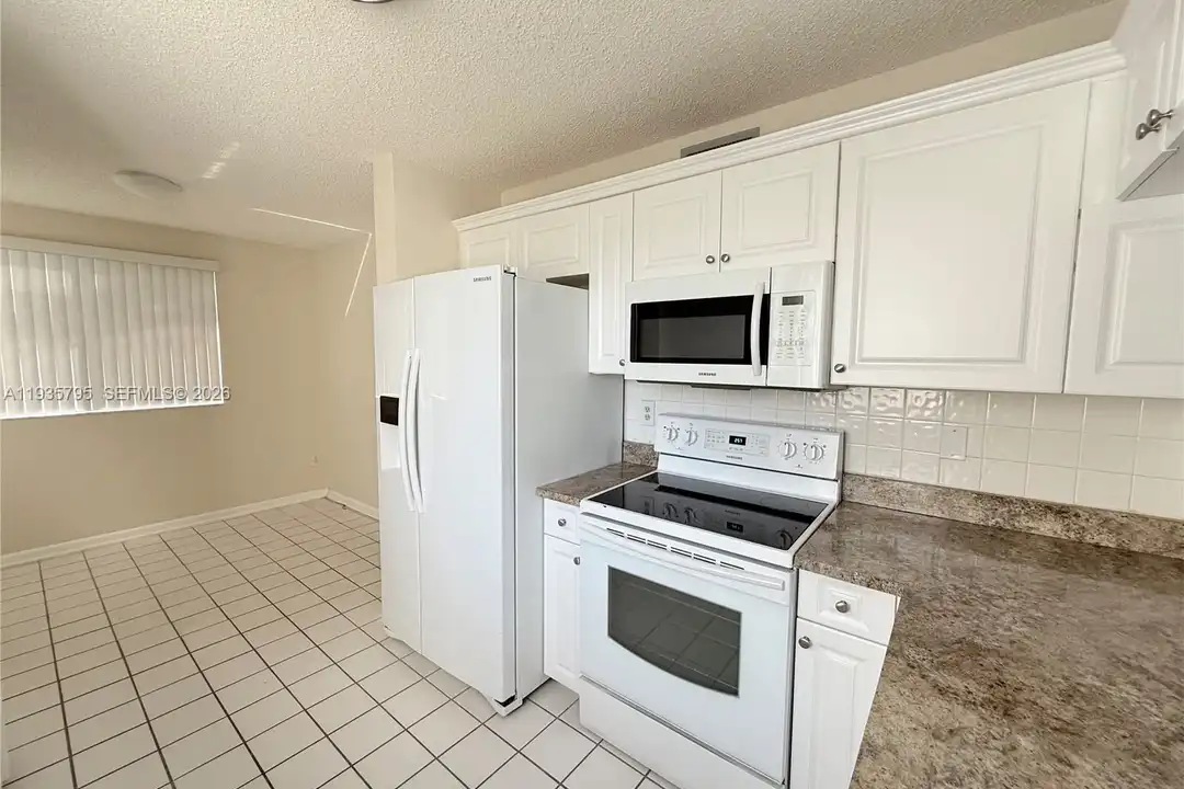 10426 E Clairmont Cir unit 212 - View 5