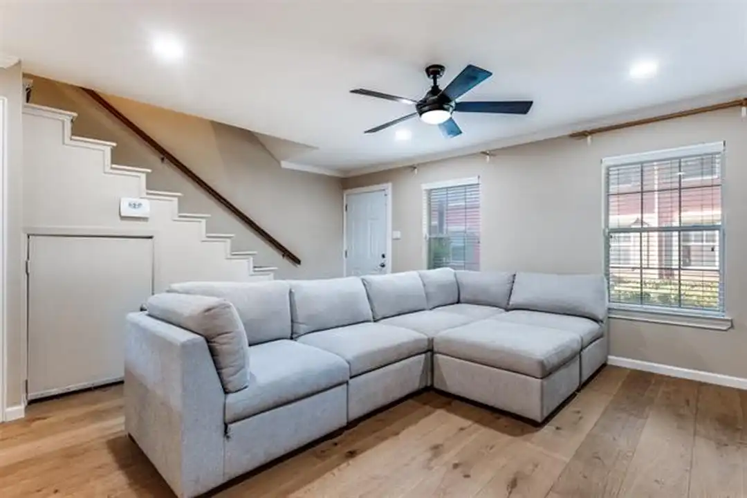 Apartment in Dallas - View 2