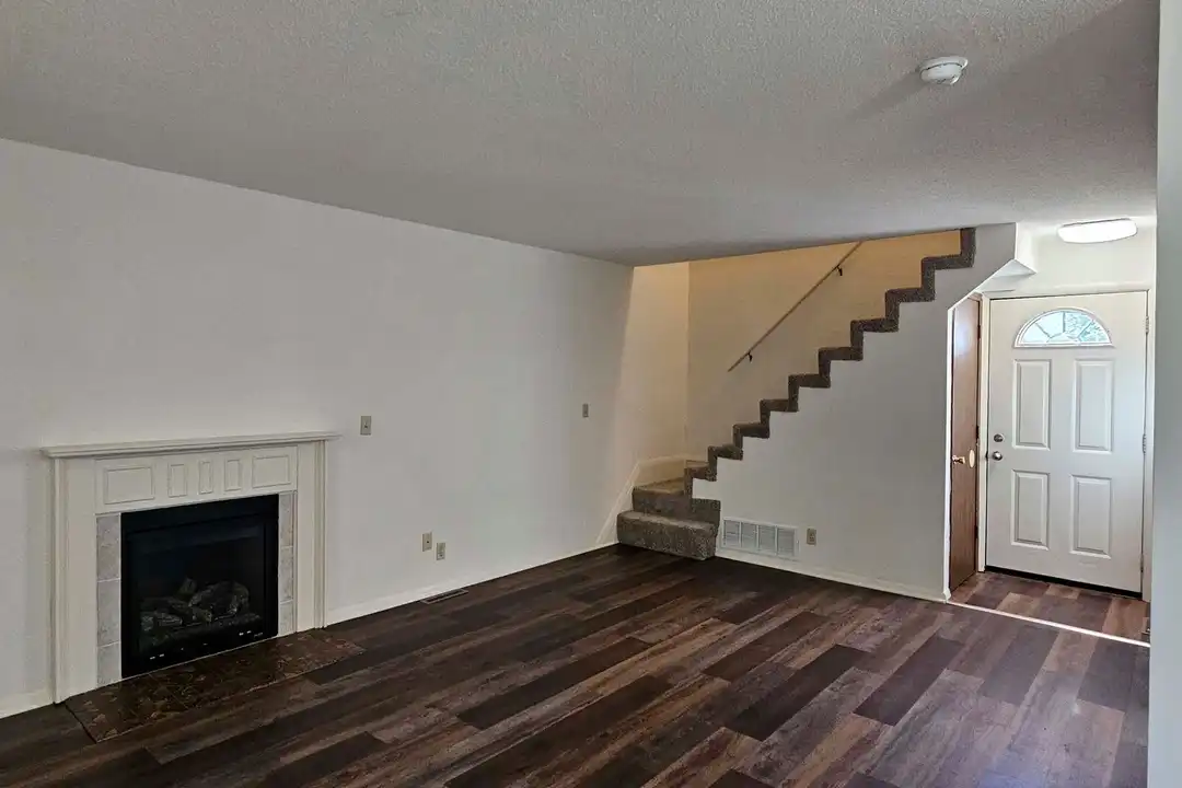 904 Hartwell Dr unit 904-02 – photo 1 of 16