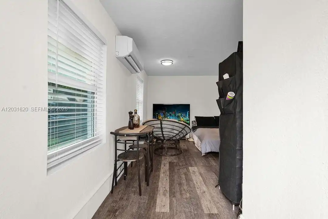 Apartment in Miami - View 2