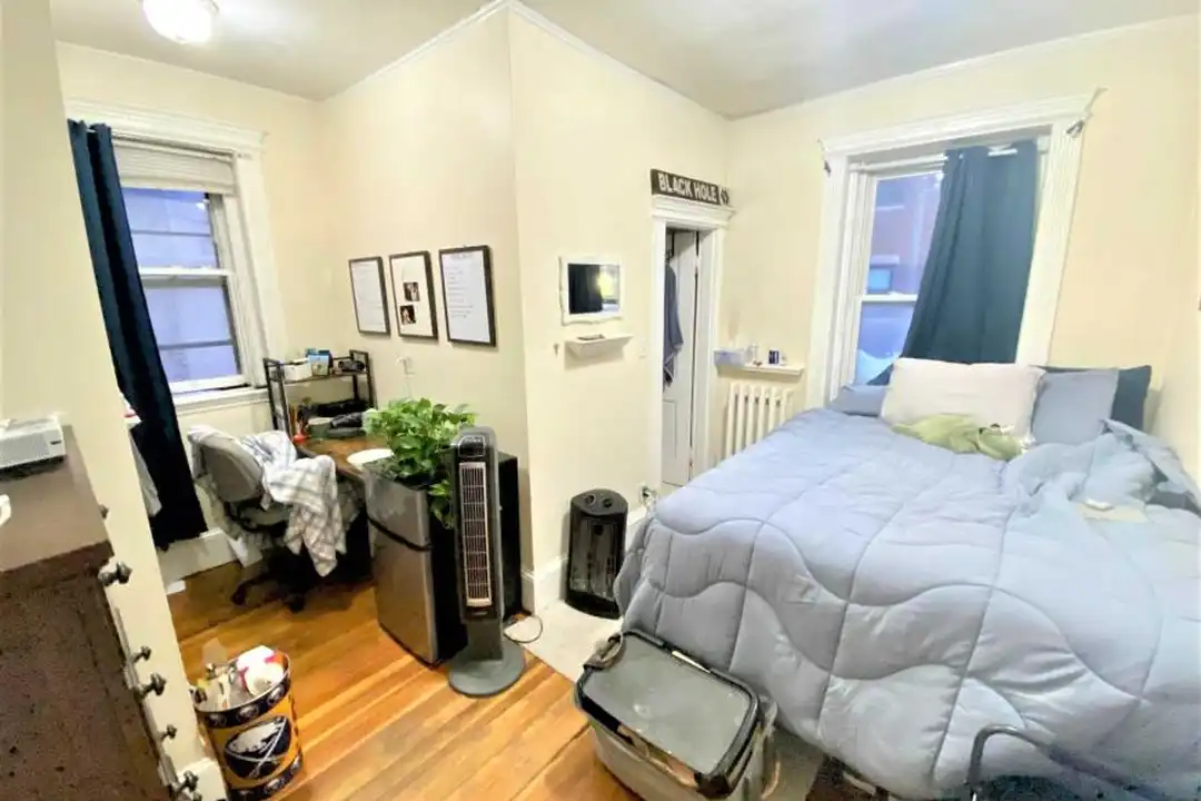 457 Park Dr - View 3