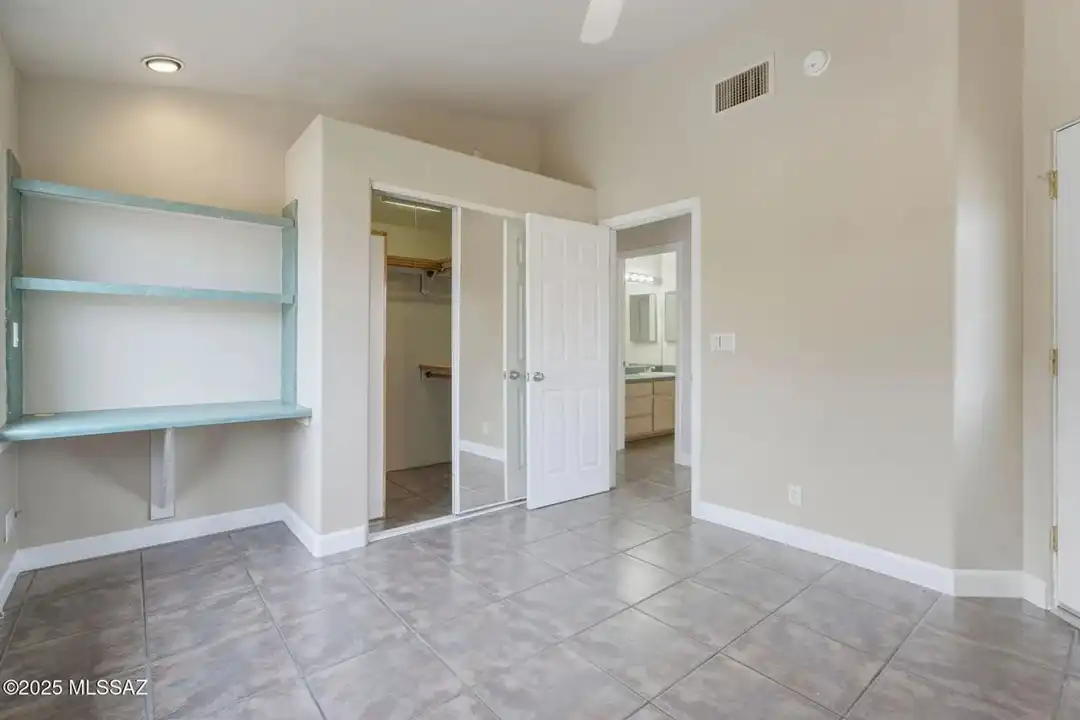 2862 N Tyndall Ave unit 2 - More