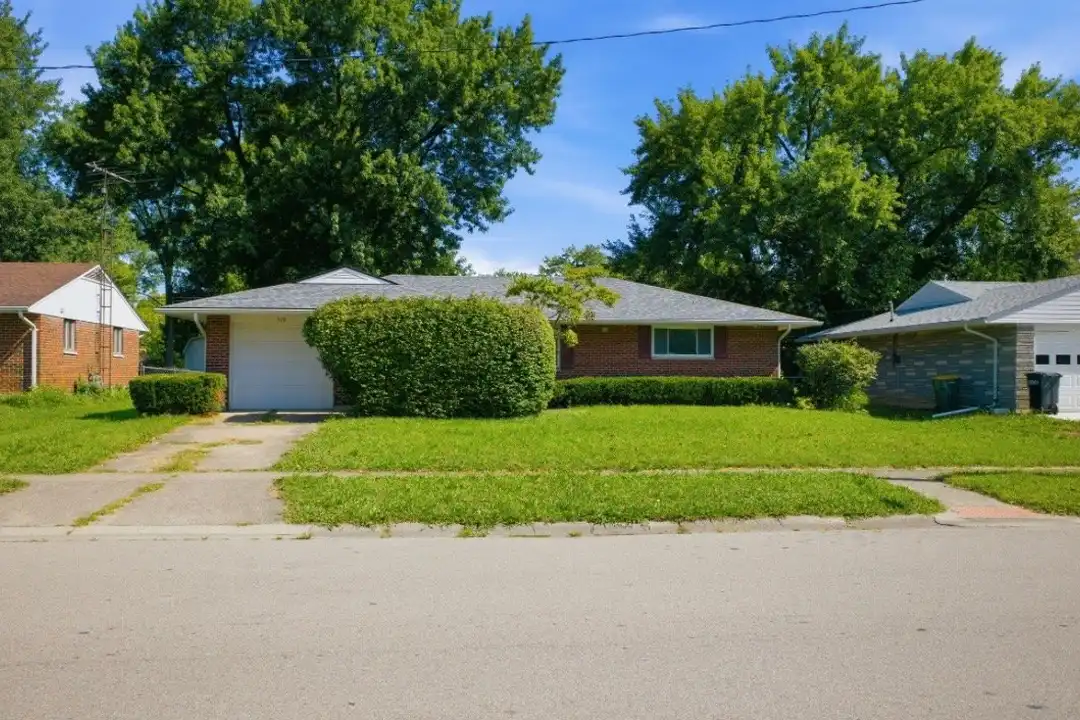 510 W Market St – photo 1 of 20