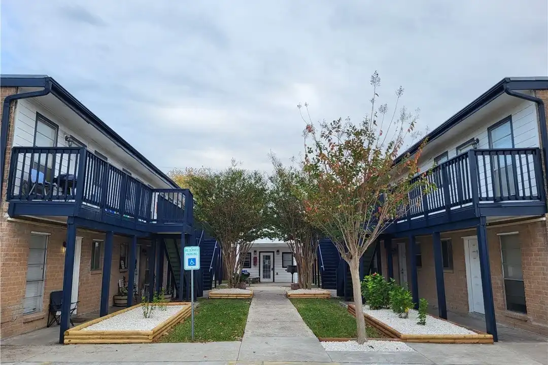 425 Clifford St #7 – photo 1