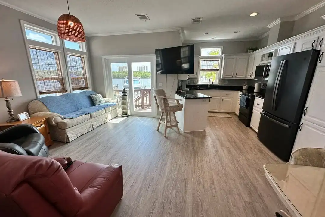 404 Nettles Blvd unit 1537518P - View 2