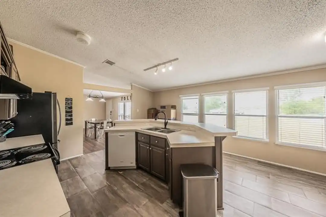 House in Kaufman - View 4