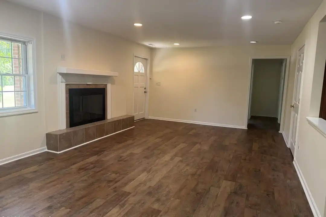 950 Perrytown Rd - View 2