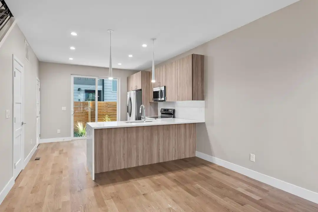 4270 W 13th Ave - Më shumë