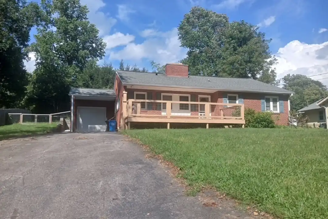 71 E Marshall St – photo 1 of 13