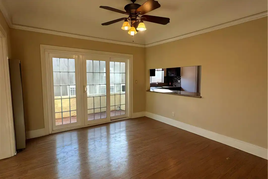 1327 S Longwood Ave unit B - More
