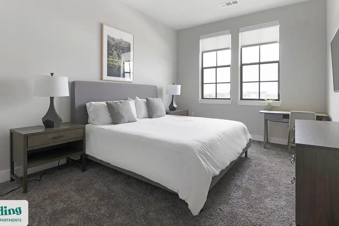 1215 Sawyer St unit 442 – photo 1