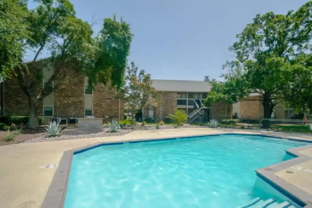 1500 N Interstate Hwy 35 unit # 1574 - View 3