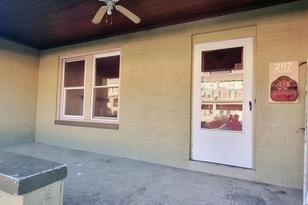 200-222 Laurel Ave unit 207 - View 2