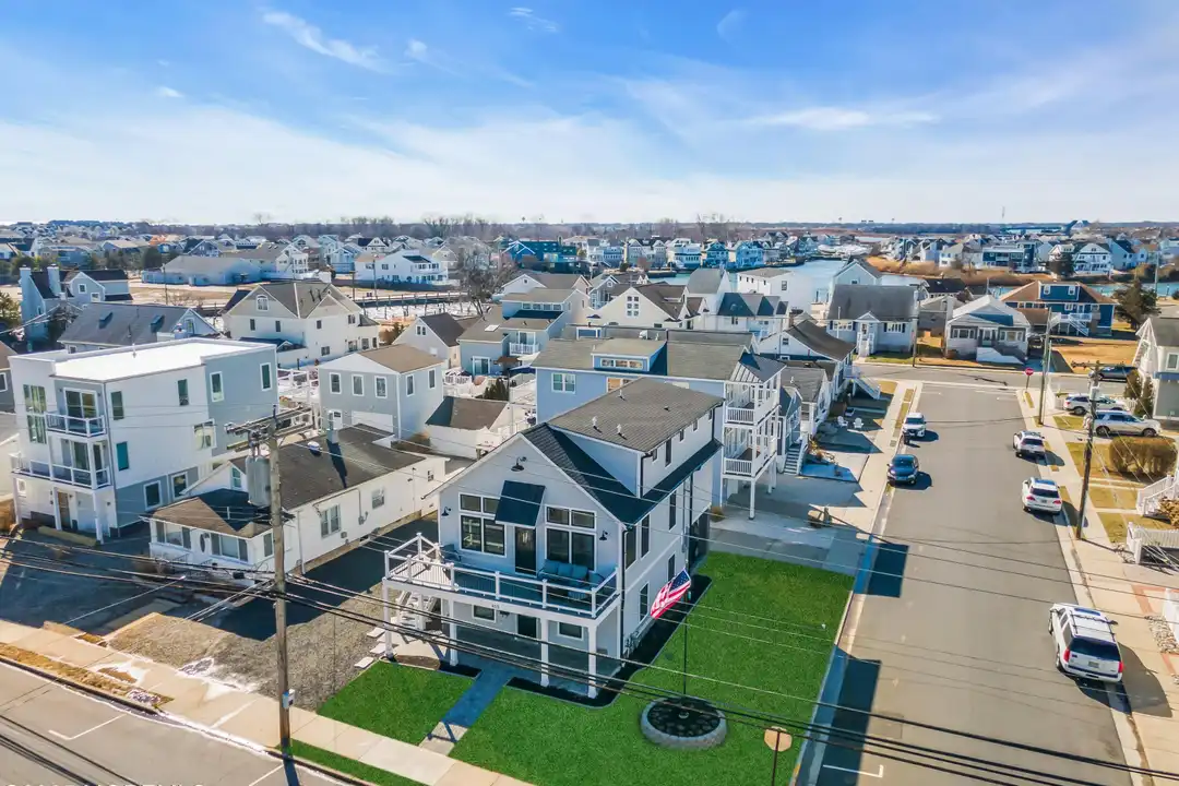 455 E Main St - View 3