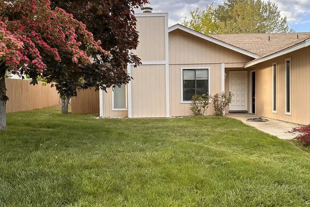 House in West Richland - View 2