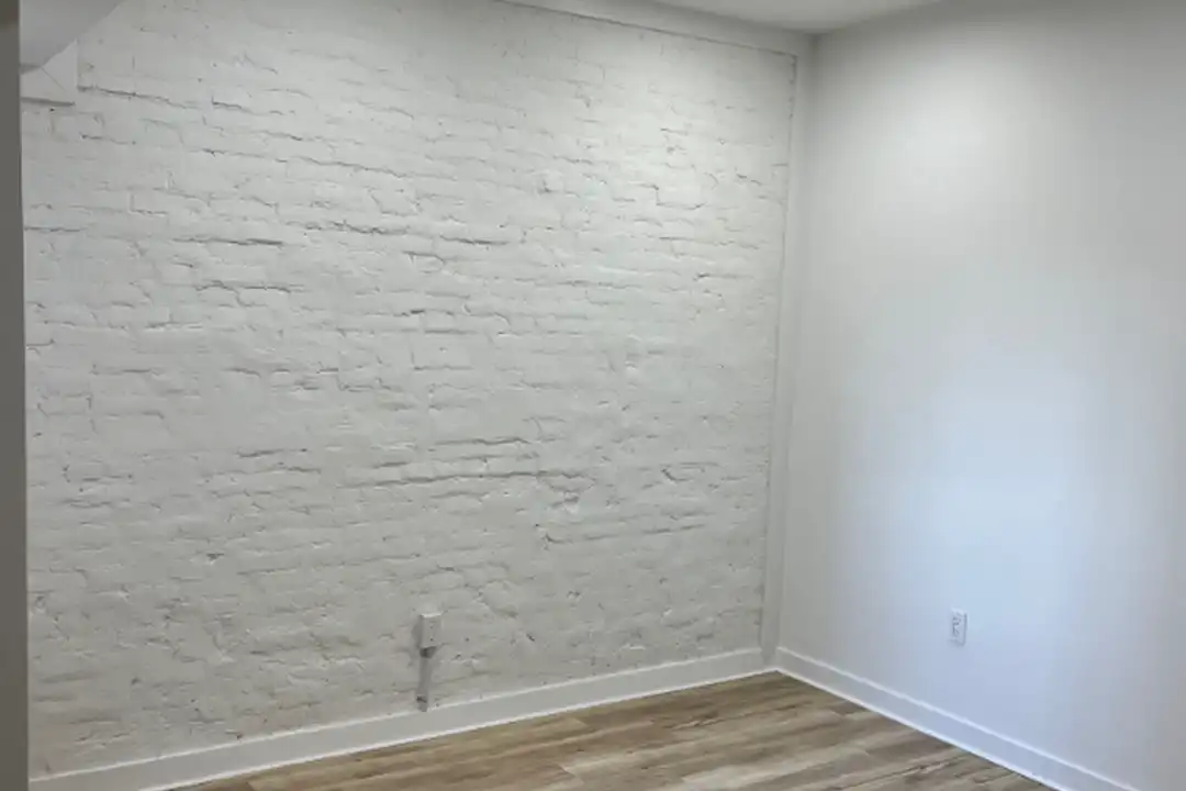2053 W Oxford St unit 2 - View 3