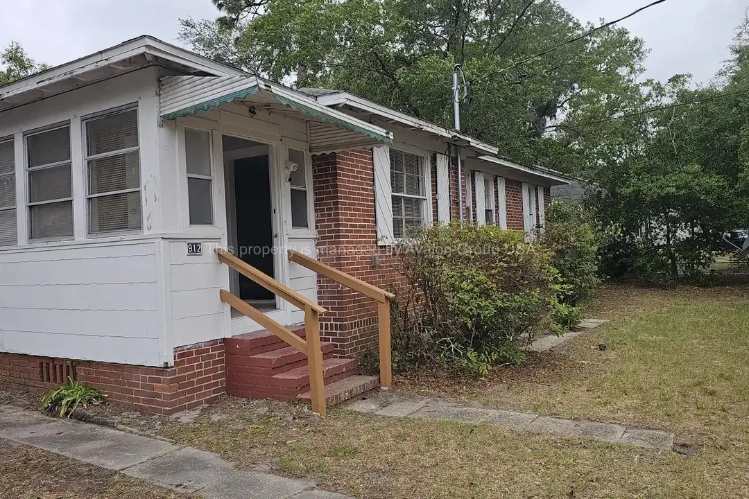 912 Saratoga Blvd – pohled 2