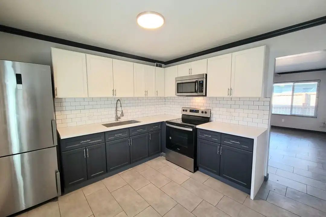 208 N 13th St unit 1 – photo 1