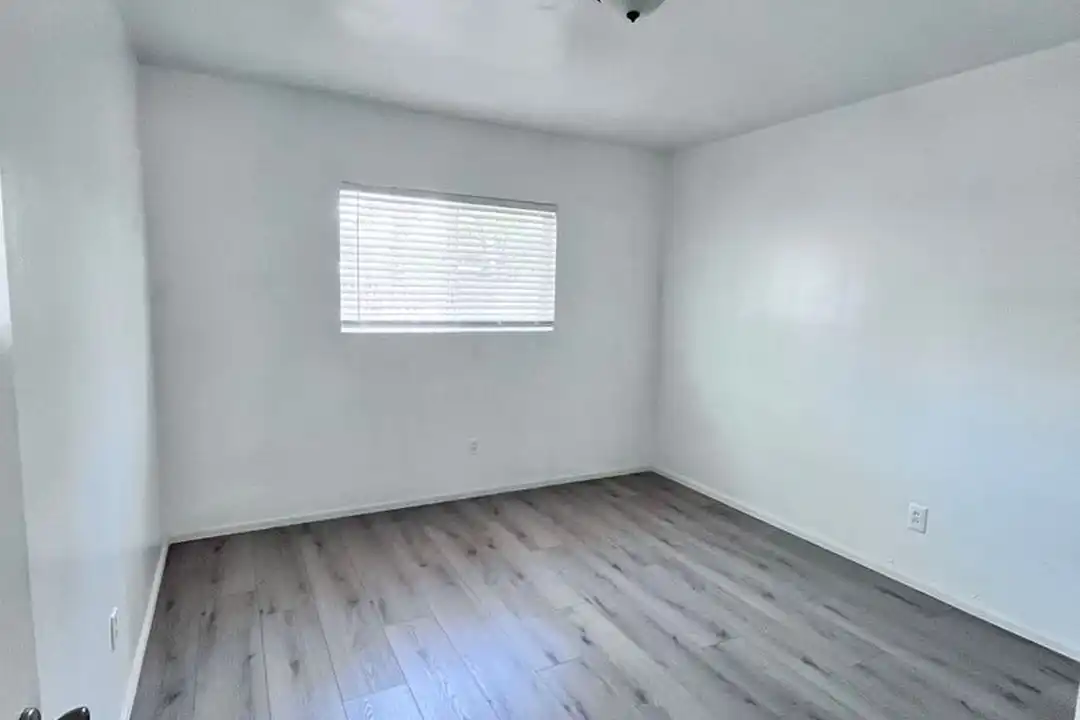 901 E High Ave unit # 903 - View 6