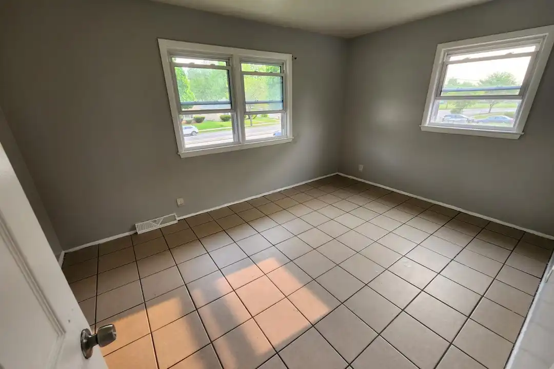 7118-7120 W Villard Ave unit 7120 - View 5