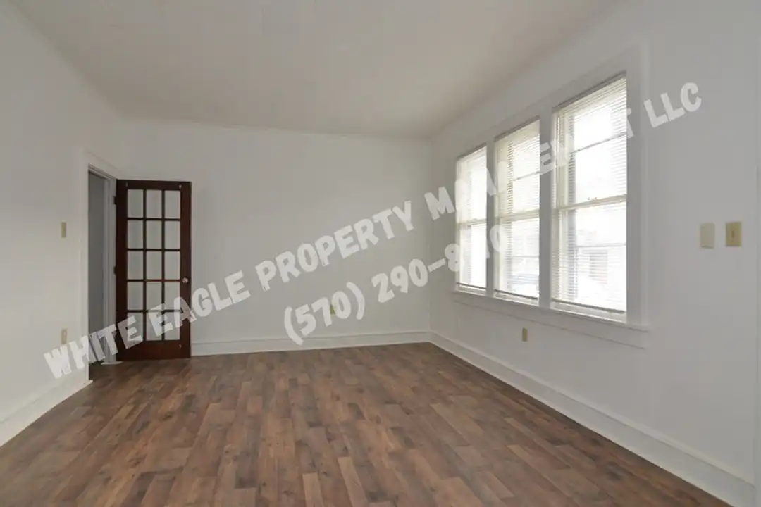 208 Olyphant Ct unit # A – photo 1 of 20