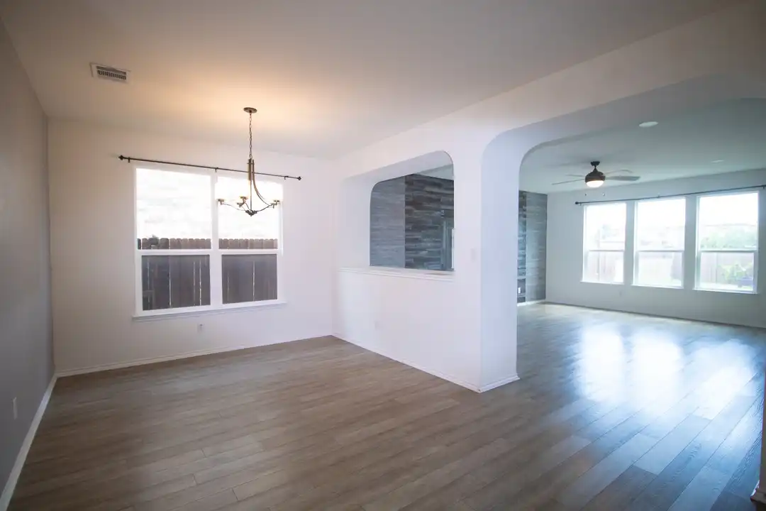 House in Round Rock - View 4