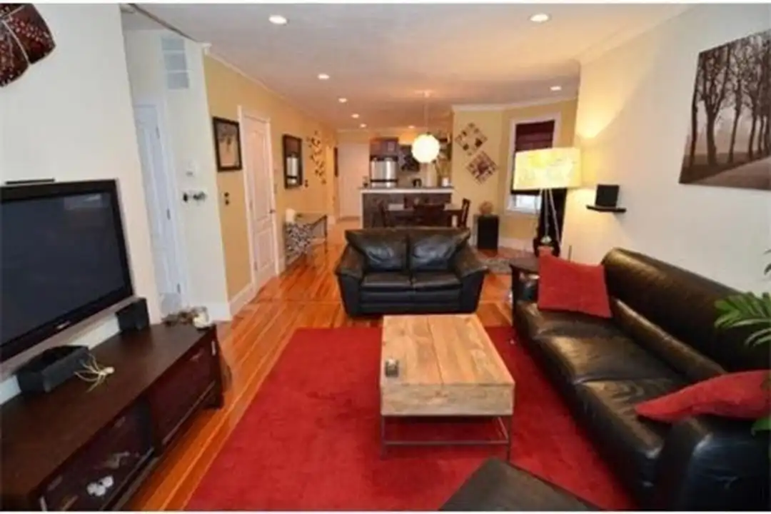 17 Pond St unit 3 - View 6