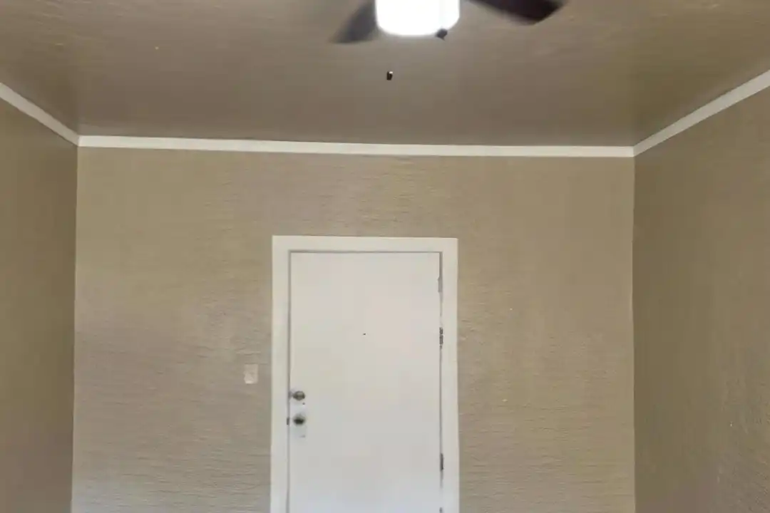 Apartment in Stockton - More