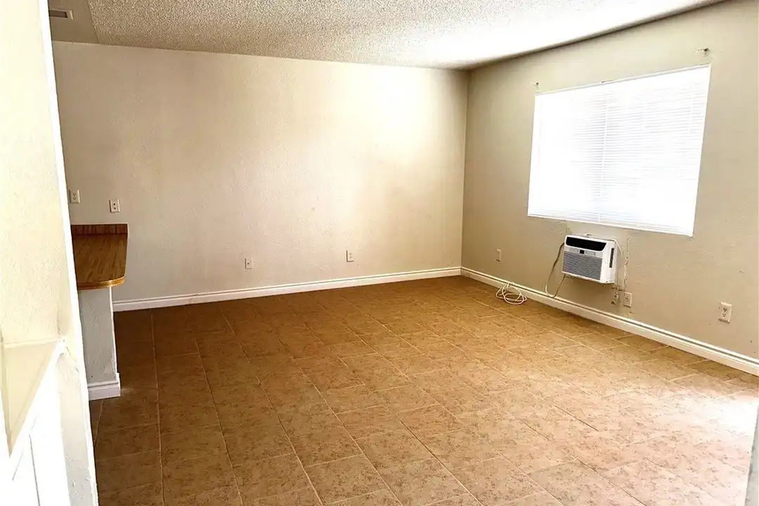 11661 White Ave - More