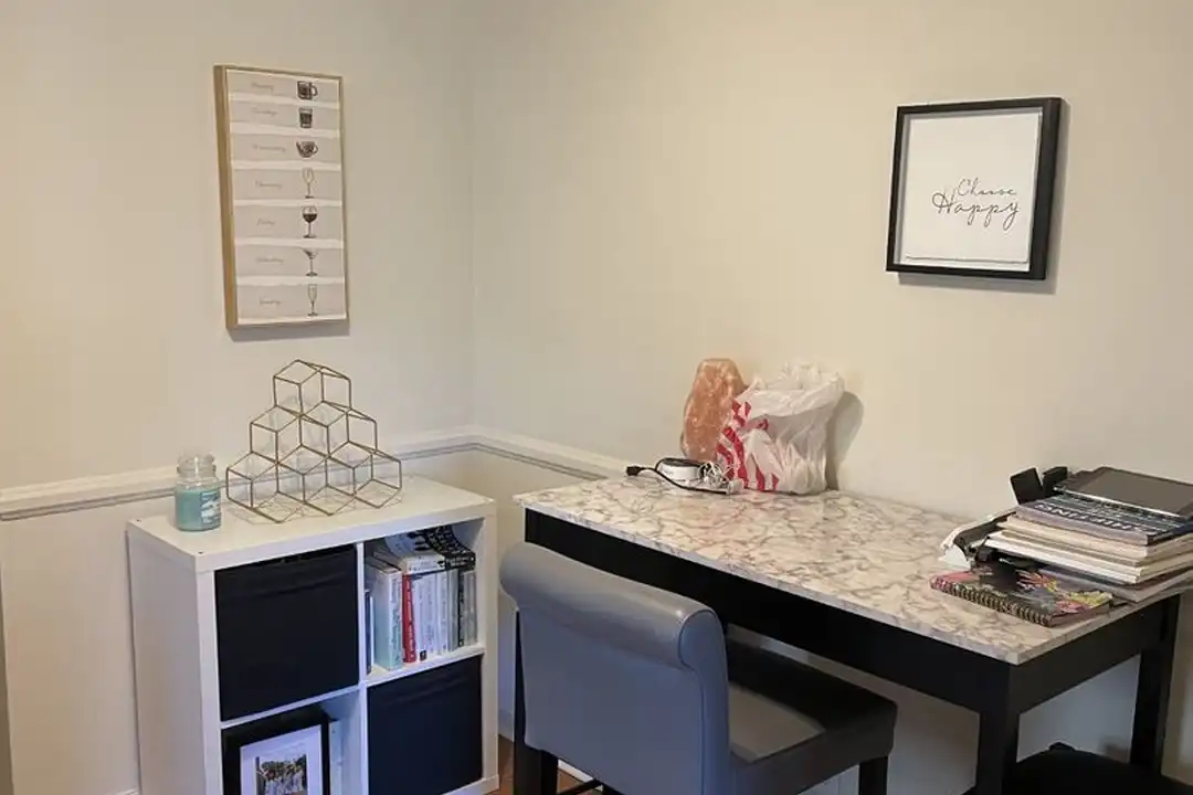 2564 Erie Ave unit 02 - View 3