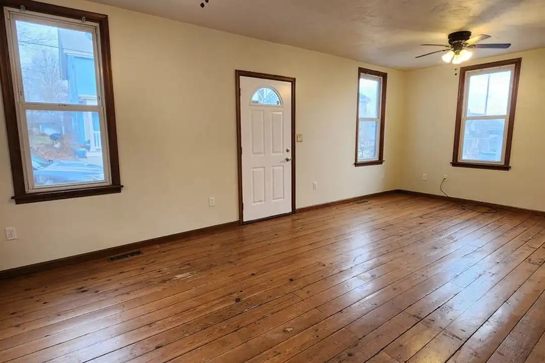 120 Cooper St - More