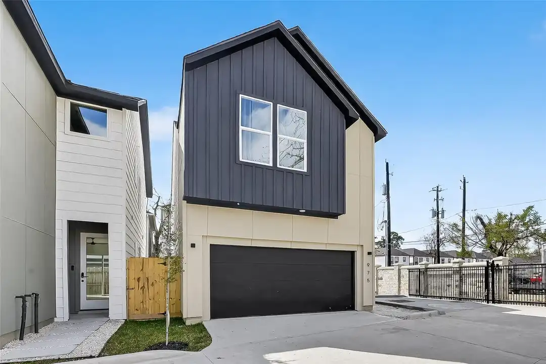 975 Highland Lgt Ln - View 2