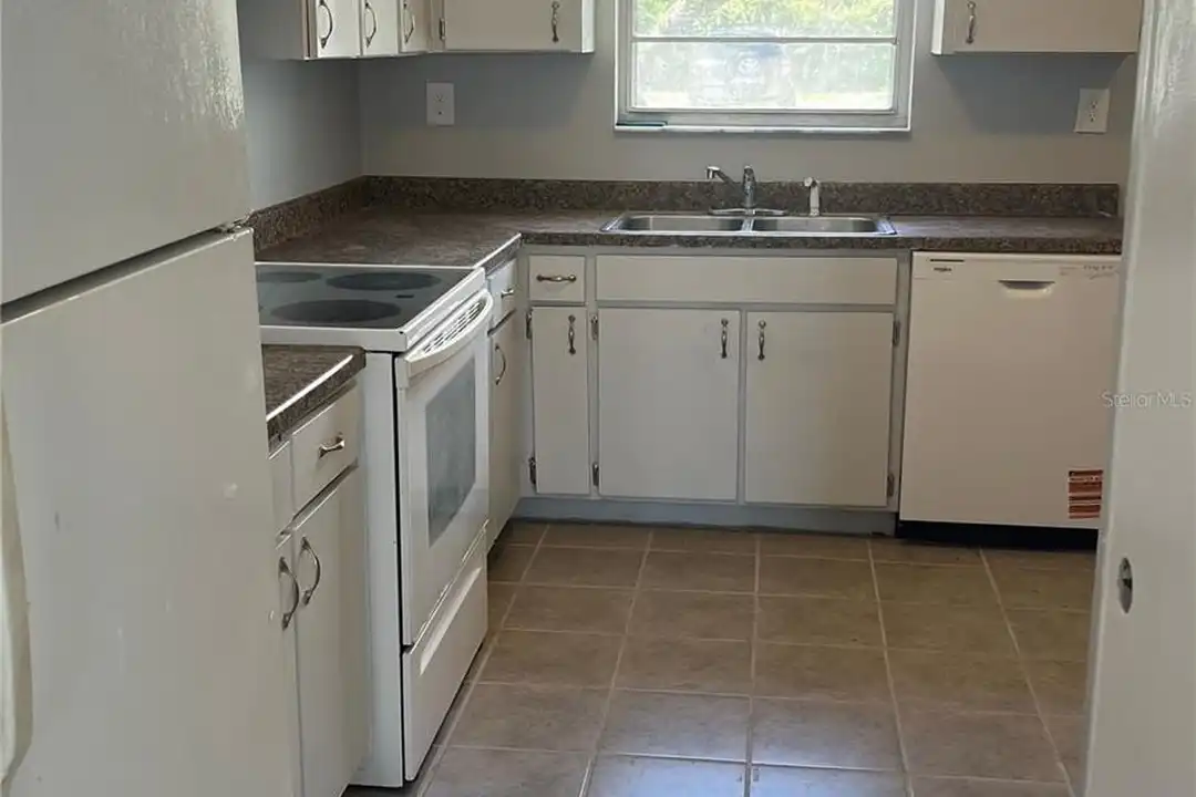 2009 N Kelley Ave - View 4