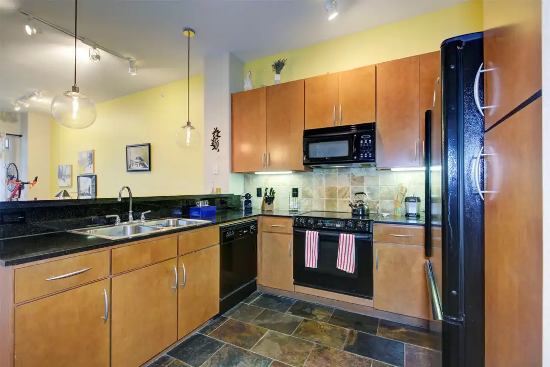 1901 Post Oak Blvd unit 3304 - More