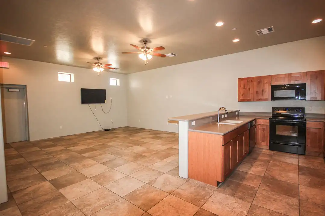 1724 N 1st Ave - More