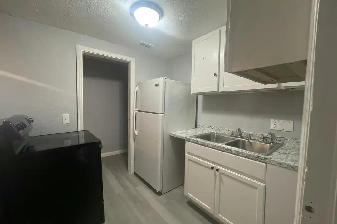 1834 Meharry Ave – pohled 5