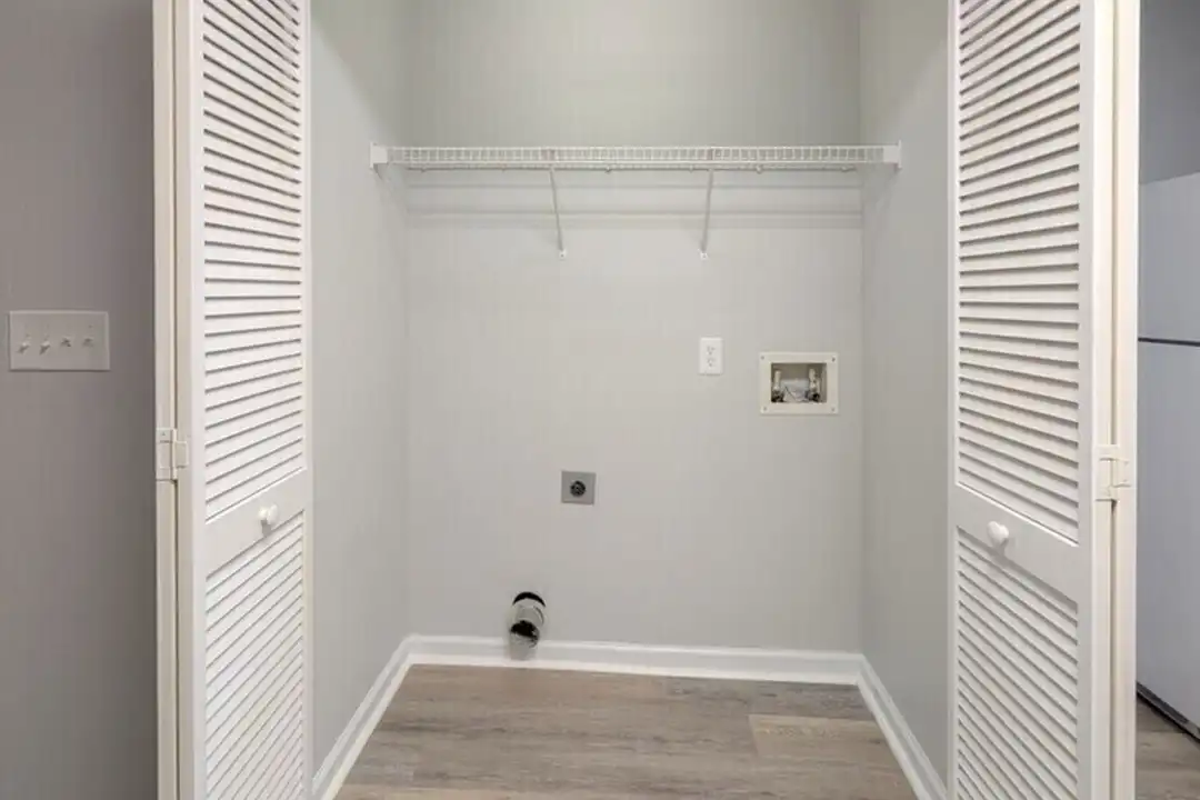 5626 Windermere Dr - View 3