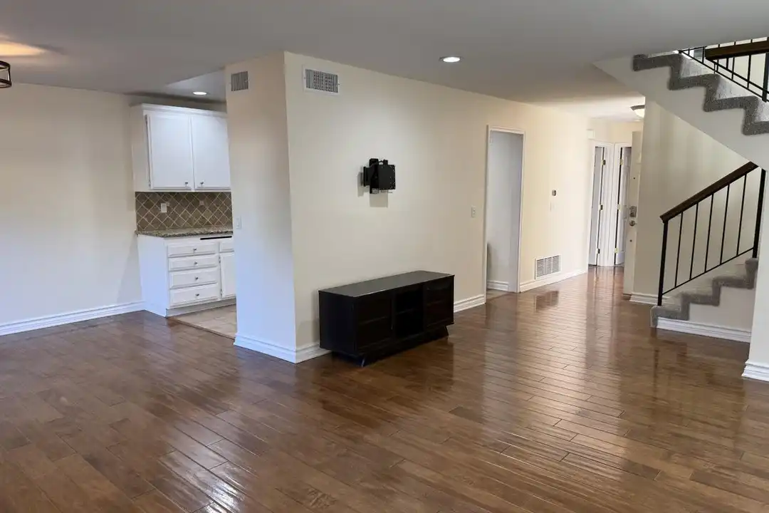 5727 Cochran St - View 5