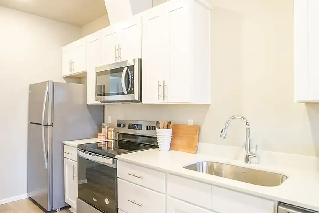Q1 Apartments - More