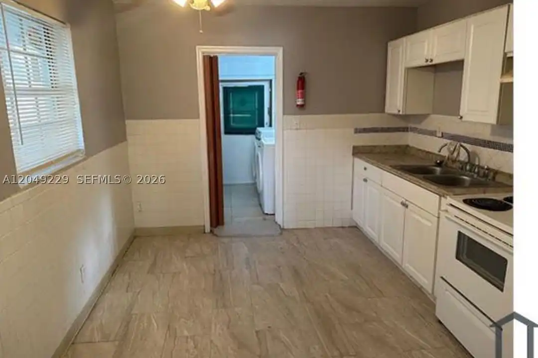 2736 NW 2nd St #2736 – photo 1