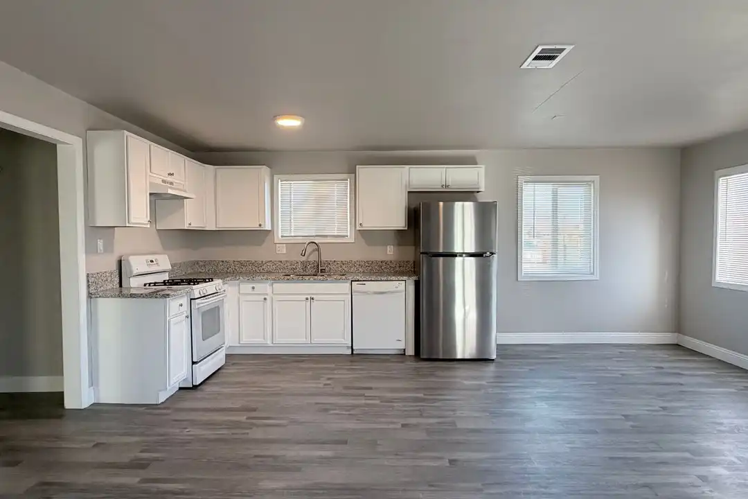 430 W Wilson Ave - View 4