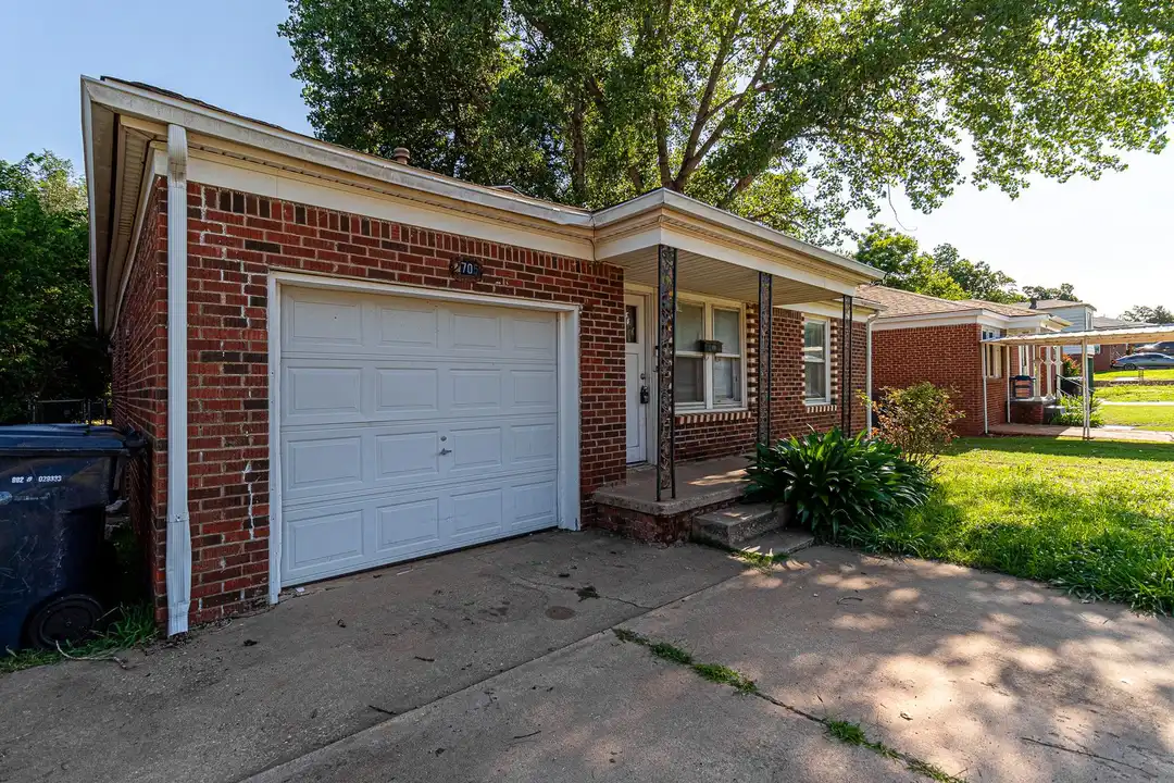 2705 NE 18th St - View 4