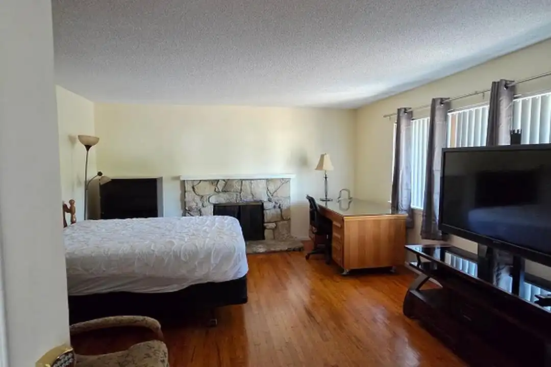 3340 Celeste Dr unit BR4 – photo 1 of 13