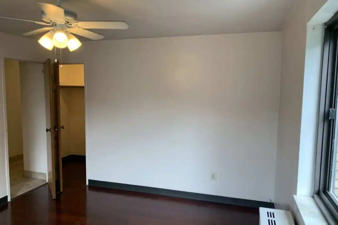 819 College St unit C3 - More