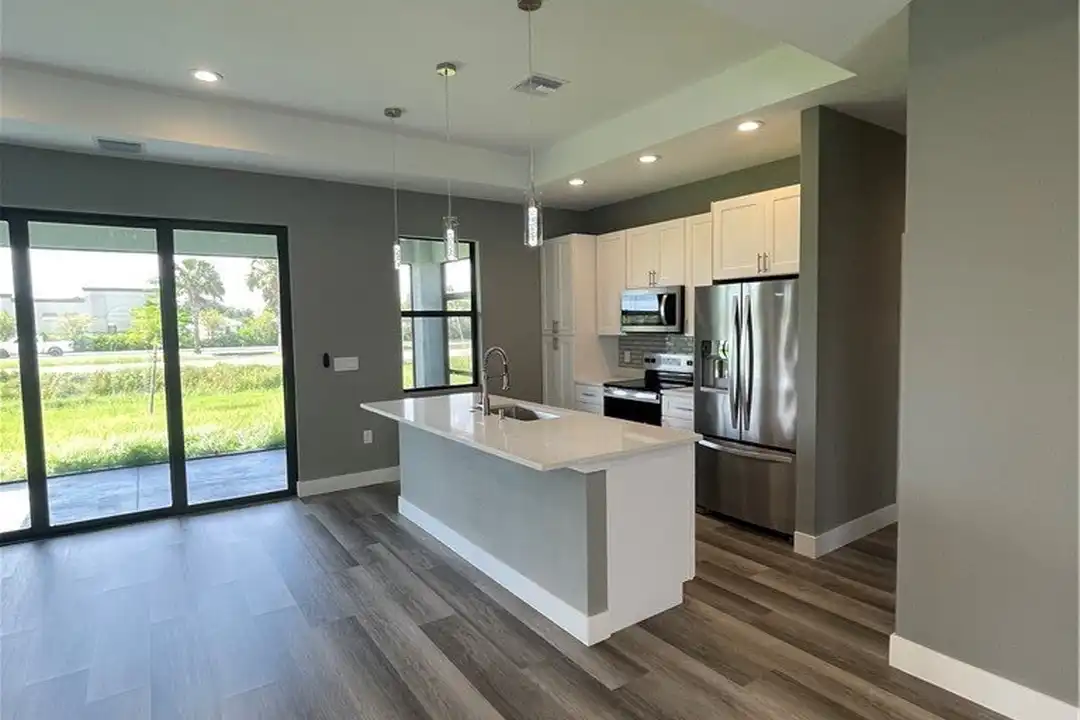 House in Lehigh Acres - View 4