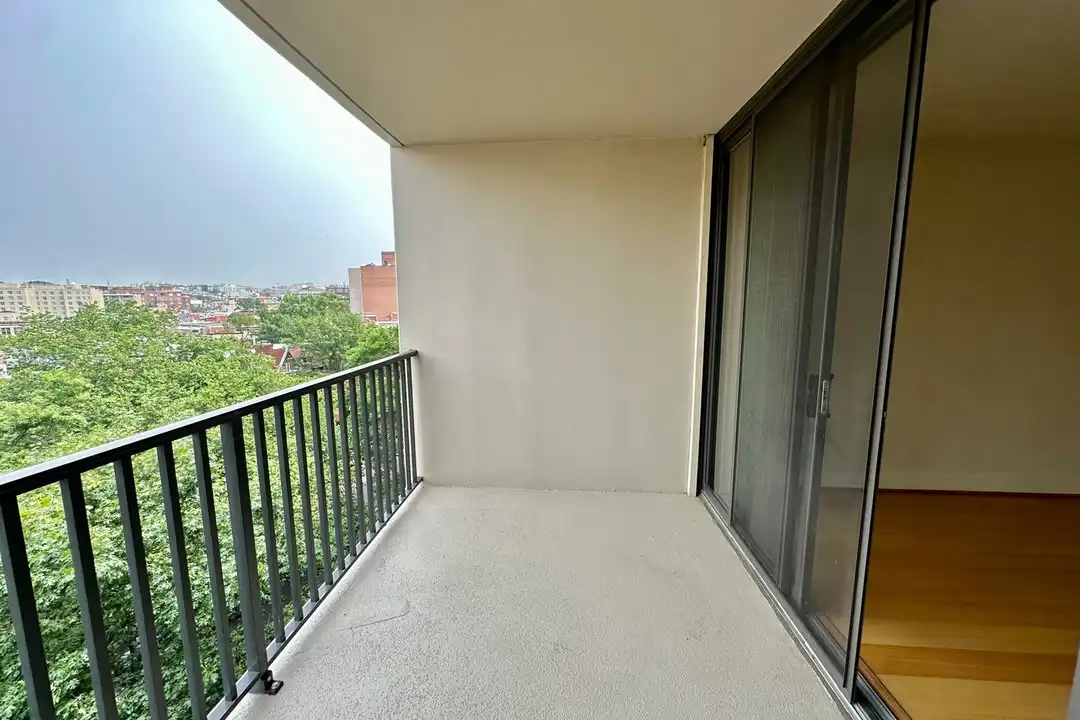 1255 New Hampshire Ave NW unit 0528 - View 5